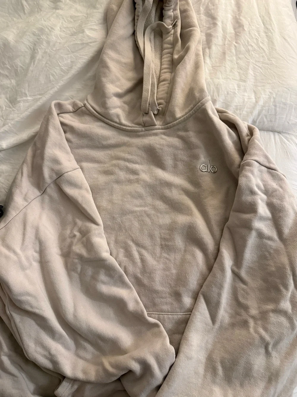 ALO Yoga Beige Accolade Hoodie